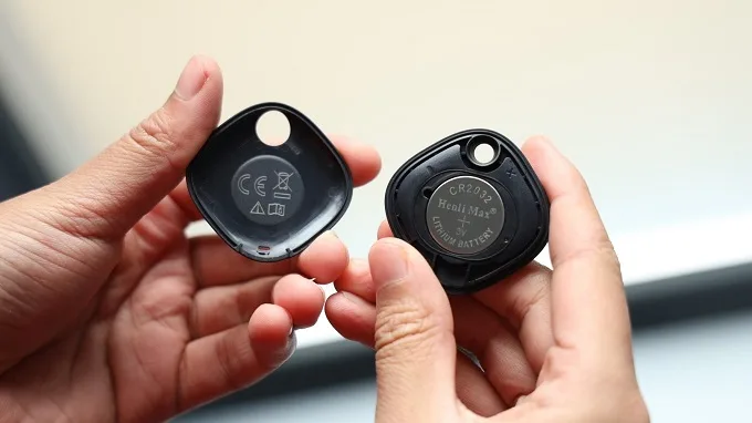 SmartTag hoàn toàn có thể thay pin một cách dễ dàng