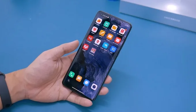Xiaomi Mi 10 Ultra được trang bị màn hình lớn, hỗ trợ tần số quét 120Hz