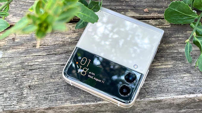 Samsung Galaxy Z Flip 4 sẽ có một ngoại hình tương tự Z Flip 3 năm ngoái