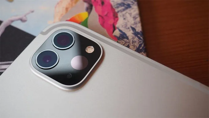 Camera iPad Pro M2 2022 tiếp tục được trang bị 2 ống kính