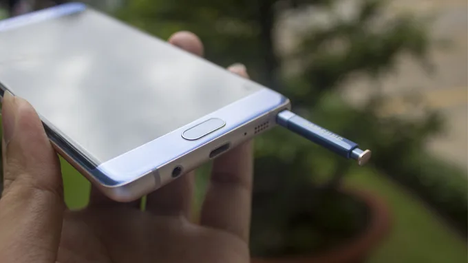 Galaxy-Note-Fe-so-huu-but-S-Pen-XTmobile