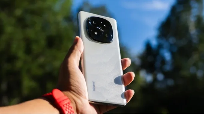 Xiaomi Redmi Note 14 Pro Plus 16GB/ 512GB có thiết kế tinh tế và cao cấp