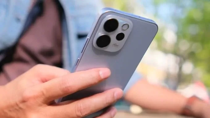 khả năng cầm nắm của OPPO Reno15 F 5G (12GB|256GB)