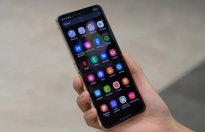 cau-hinh-galaxy-z-flip4-xtmobile