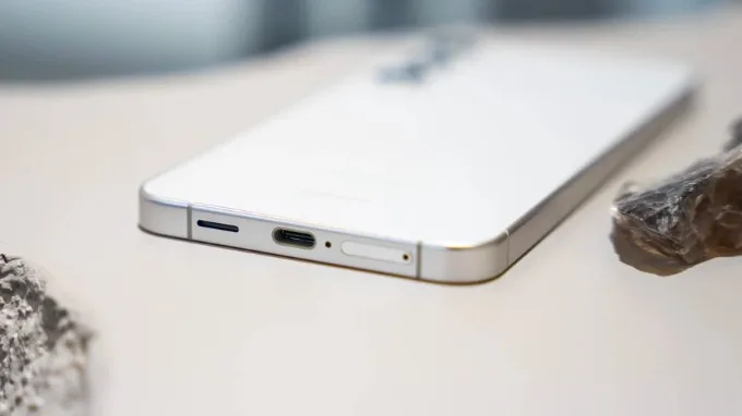 Pin và sạc trên Samsung Galaxy S24 256GB