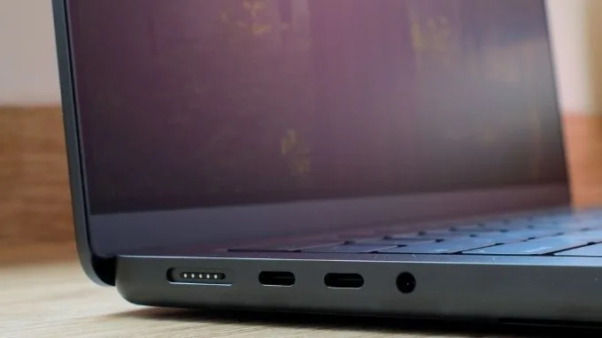 cổng kết nối của MacBook Pro 14inch M4 Max 2024 64GB Chính hãng (VN/A)