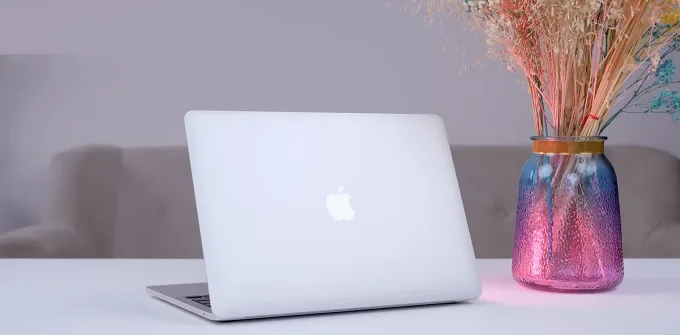 MacBook Pro M2 2022 8GB 512GB còn được đánh giá cao về tính di động