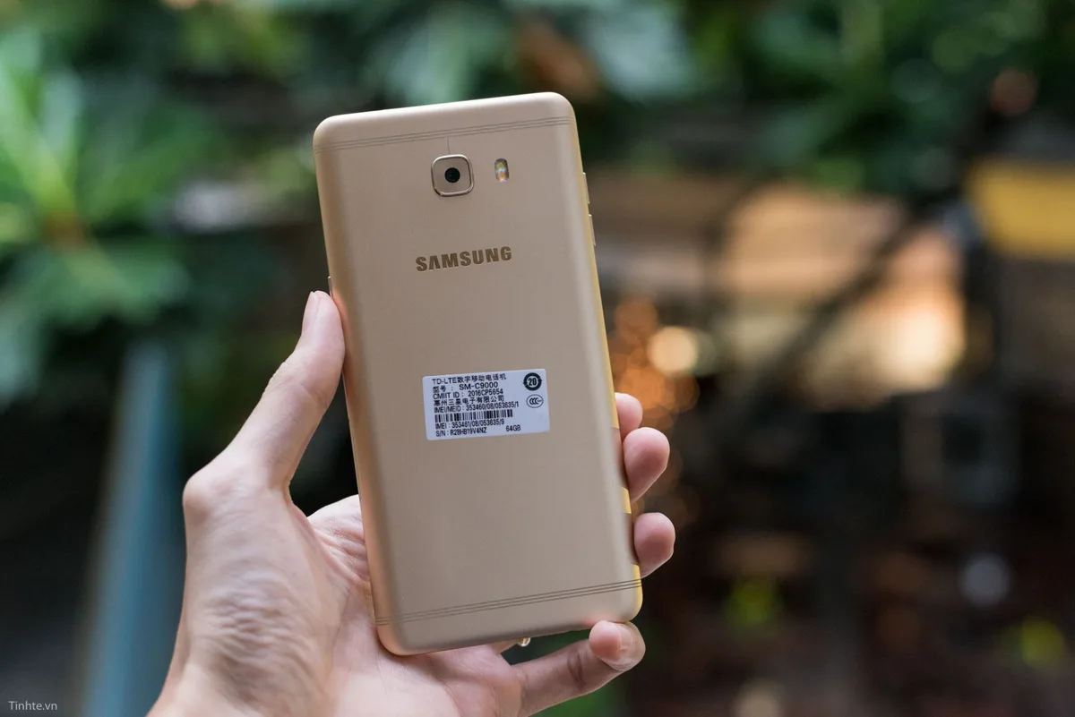 3922291_samsung-galaxy-c9-pro-xtmobile-5