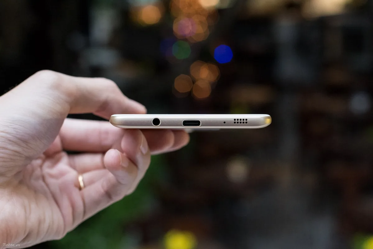 3922296_samsung-galaxy-c9-pro-xtmobile-10