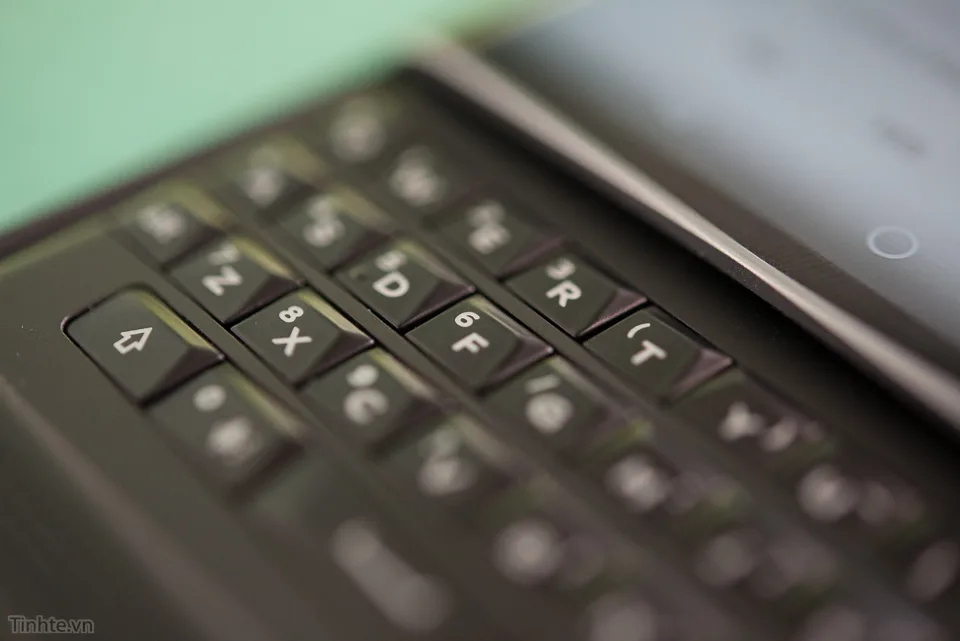 3584229_review_Danh_gia_blackberry_priv-22