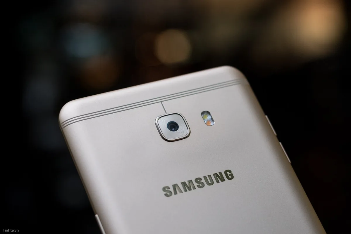 3922292_samsung-galaxy-c9-pro-xtmobile-6