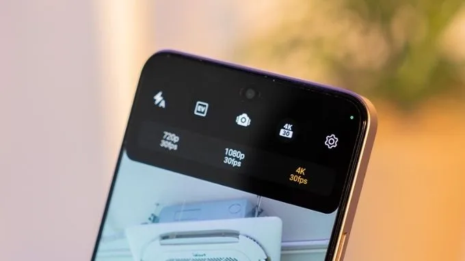 camera trước của Realme 15 5G