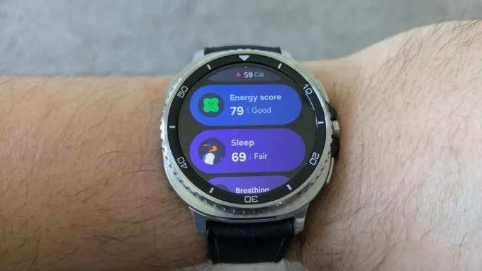 theo dõi sức khỏe trên thiết kế của Đồng hồ Samsung Galaxy Watch 8 Classic (LTE) 46mm