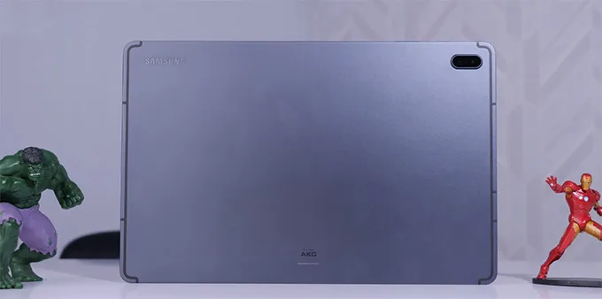 Galaxy tab S7 FE sở hữu thiết kế cao cấp, màn hình lớn ấn tượng