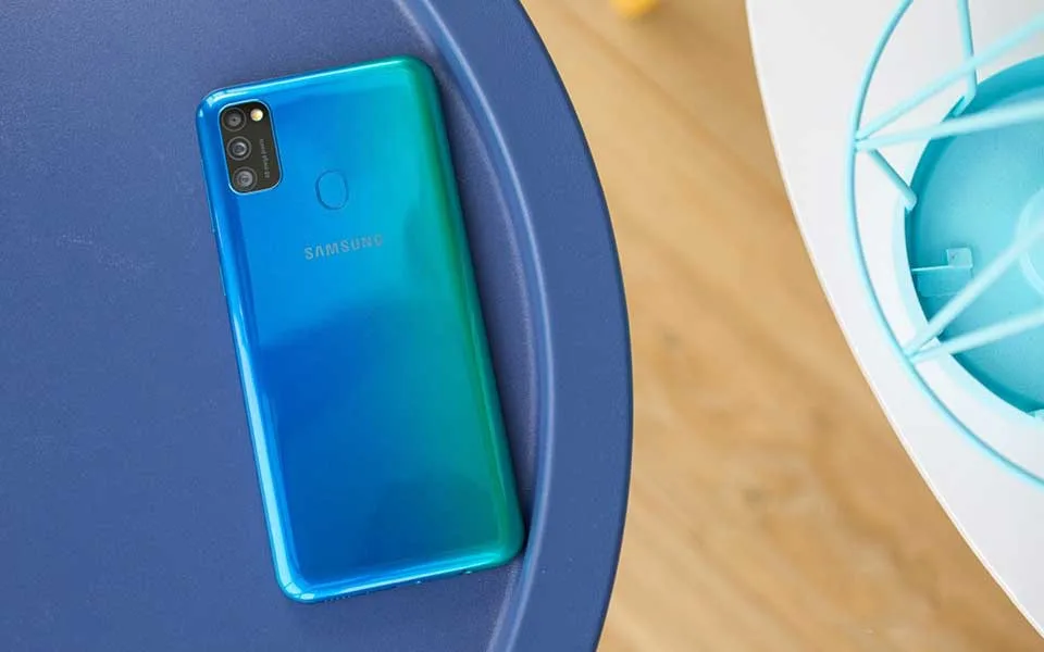 Thiết kế Galaxy F41 có nhiều điểm tương đồng so với Galaxy M31