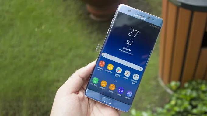 Galaxy-Note-Fe-so-huu-thiet-ke-co-dien-sang-trong-XTmobile