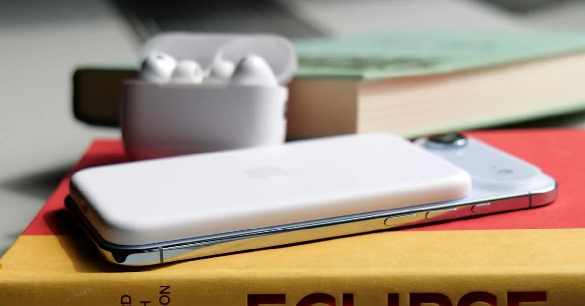 'Mổ bụng' pin MagSafe cho iPhone Air: Bên trong có gì thú vị?