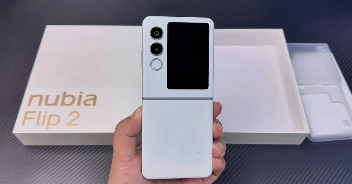 Chiếc điện thoại gập giá rẻ ZTE Nubia Flip 2 có gì đáng 'xuống tiền'?