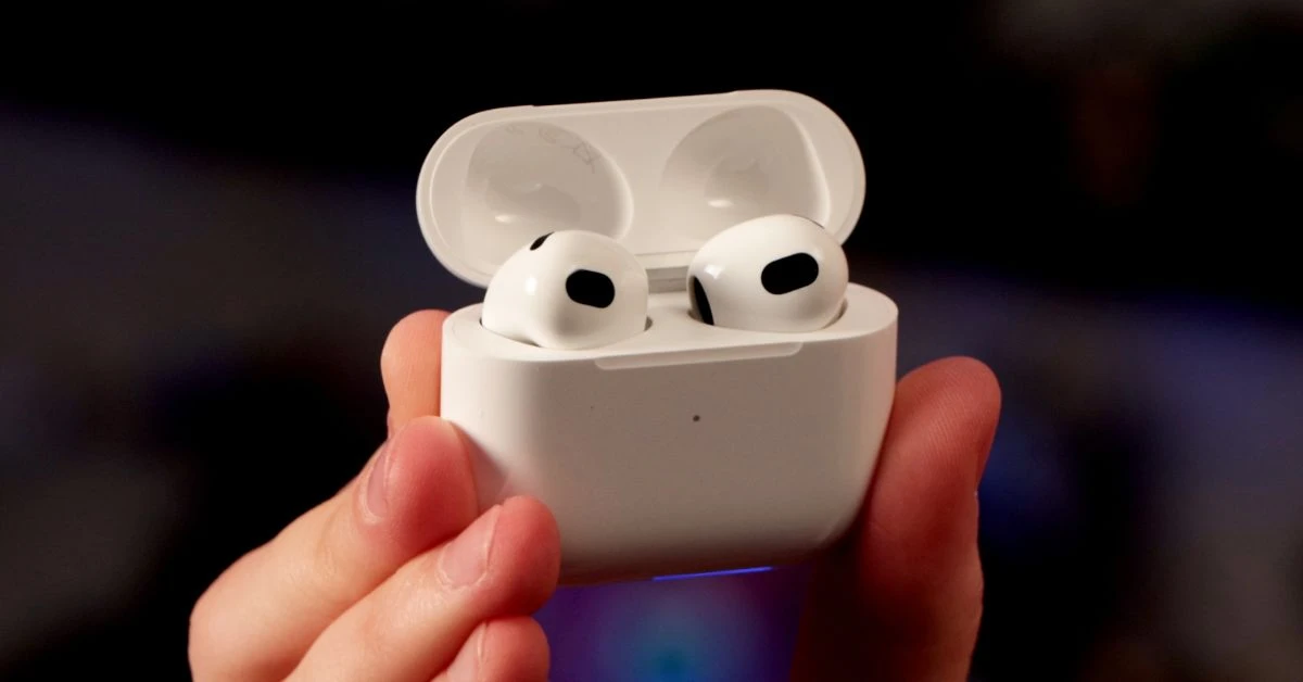 AirPods 3 ra mắt năm nào? Có còn đáng mua ở thời điểm hiện tại?