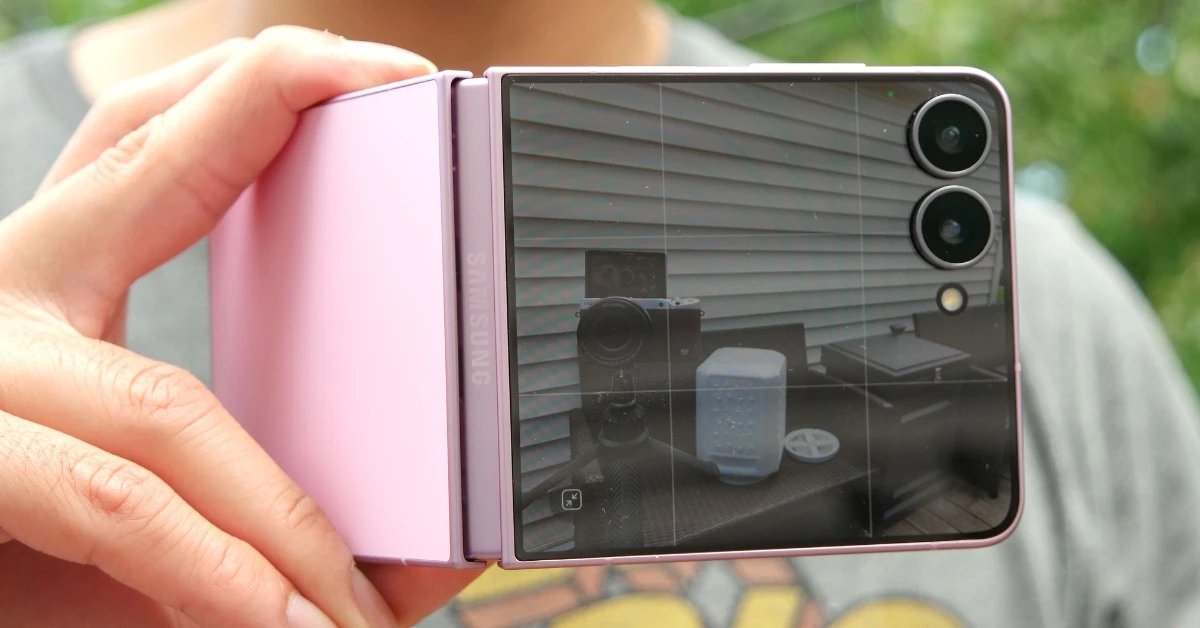 Đánh giá camera Galaxy Z Flip8: Phần cứng không đổi, chất lượng có cái thiện?