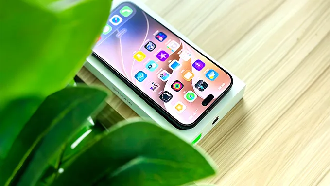 Camera trước 18MP Center Stage