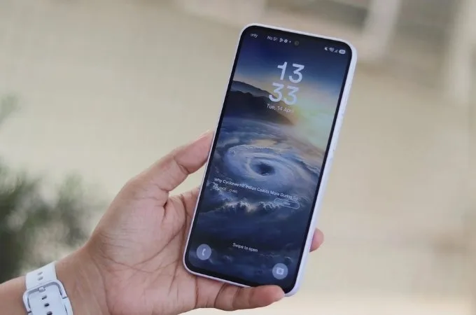 So sánh Samsung Galaxy A37 và OPPO Reno14 F về màn hình