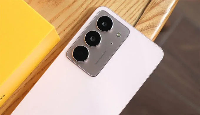 Hệ thống camera trên Realme C75x được tối giản để tập trung cho độ bền