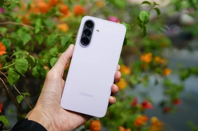 Thiết kế Samsung Galaxy A37