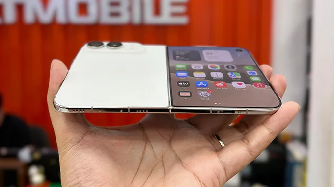iPhone Duo dùng khung titan