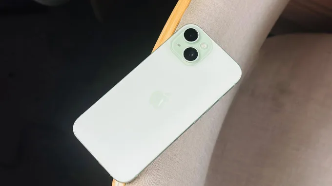 iPhone 15 Plus 128GB Cũ (Trầy Đẹp) là thiết bị đã qua sử dụng nhưng vẫn giữ được mức độ hoàn thiện cao