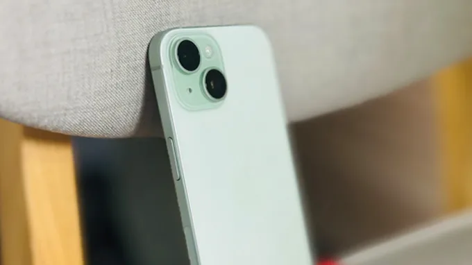 5 tông màu pastel trên iPhone 15 và iPhone 15 Plus