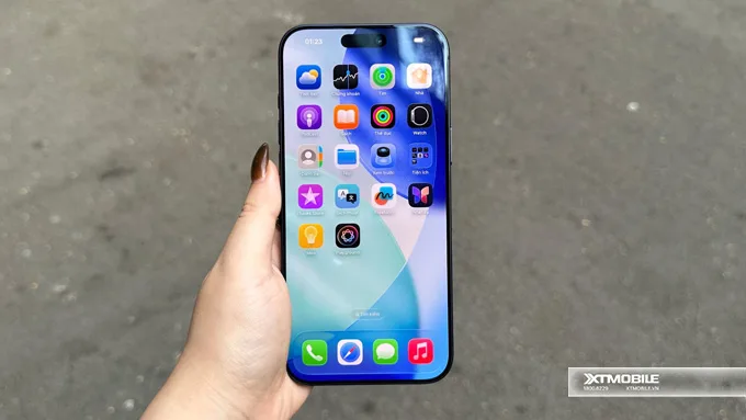 Màn hình 6.9 inch rộng rãi, vẫn hiển thị sắc nét