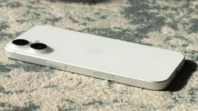 iPhone 17 512GB có giá khởi điểm 999 USD