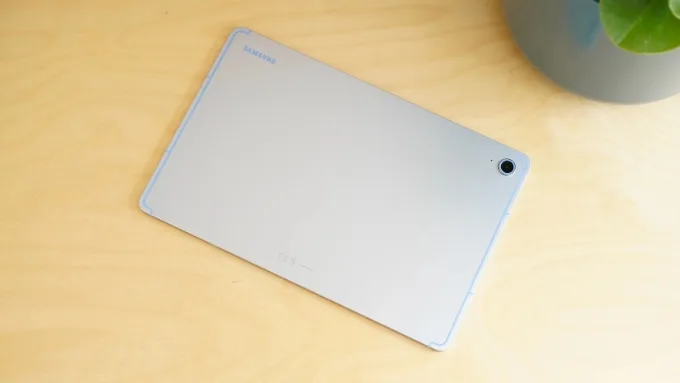 Galaxy Tab S10 FE có kích thước 254.3 x 165.8 x 6 mm