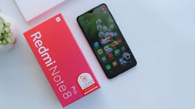  Redmi Note 8 Pro có kích thước khá giống Realme X2 Pro