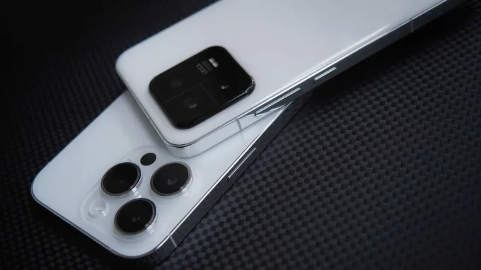 iphone-14-pro-va-xiaomi-13-pro-xtmobile