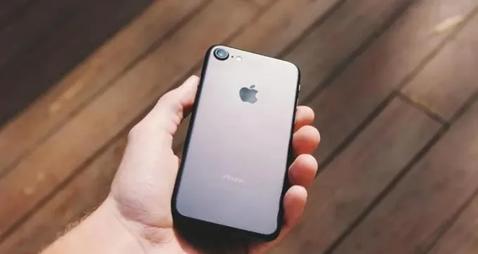 Hiện hiệu suất bán hàng ban đầu của iPhone SE 3 tốt hơn nhiều so với hai thế hệ mẫu iPhone SE trước đó
