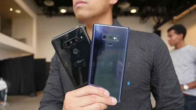 LG-V40-ThinQ-duoc-trang-bi-len-den-3-cum-camera-o-phia-sau-XTmobile