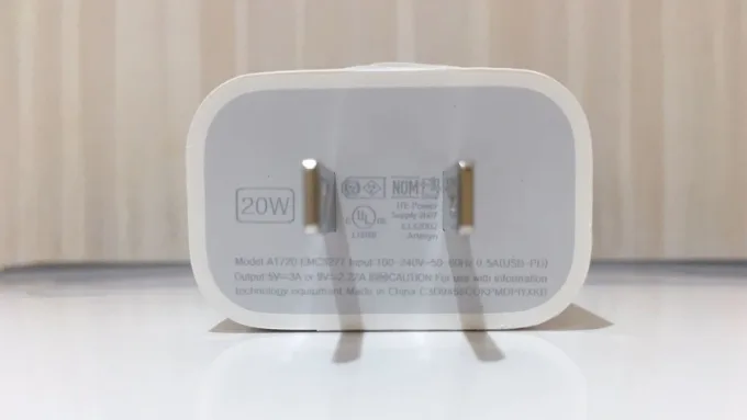 Mỗi sản phẩm phụ kiện Apple đều có một số serial (số seri) riêng biệt