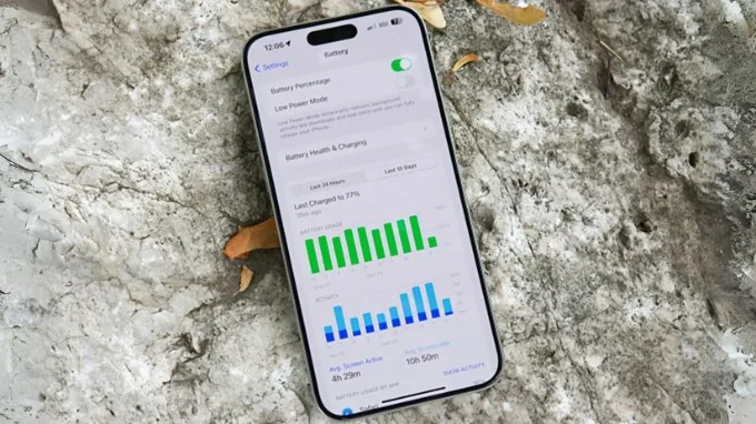 Kiểm tra ngoại hình pin iPhone 15 Pro Max cũ