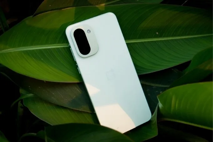 Thiết kế OnePlus 15R