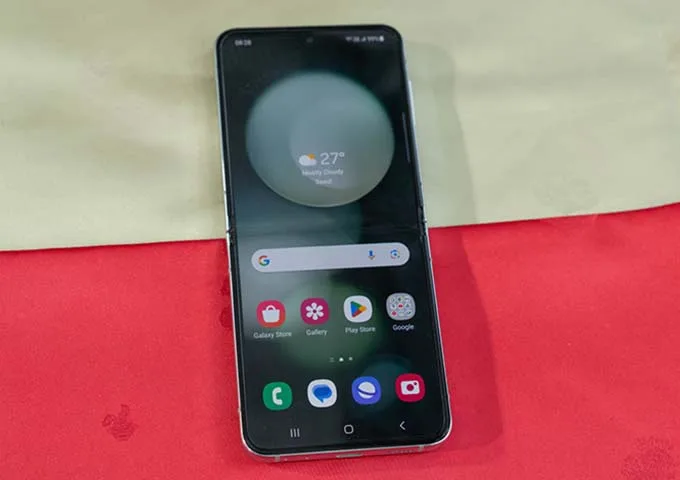 Cấu hình chính thức của Galaxy Z Flip 5