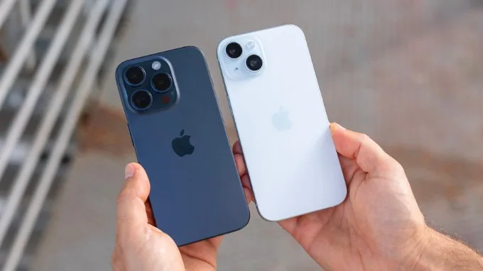Cách chọn iPhone 15 theo trọng lượng