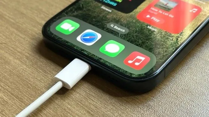 iPhone 17 Pro cho khả năng tương thích dây sạc tốt hơn