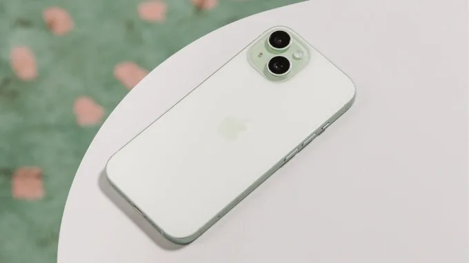 iPhone 15 128GB