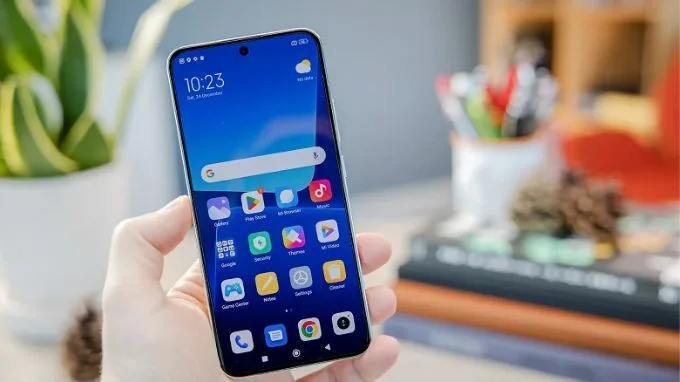 Xiaomi 14 có màn hình tràn viền siêu nét