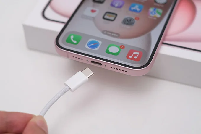 Cổng sạc USB-C với tốc độ sạc nhanh hơn