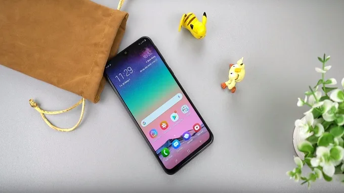Galaxy M20 sở hữu màn hình Full HD 6.3 inch, chạy chip xử lý Exynos 7904 