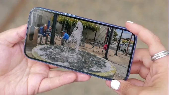 Đánh giá iPhone 16 về chất lượng hiển thị