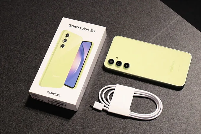 Galaxy A54 5G và Galaxy A34 5G có ngoại hình tương tự Galaxy S23